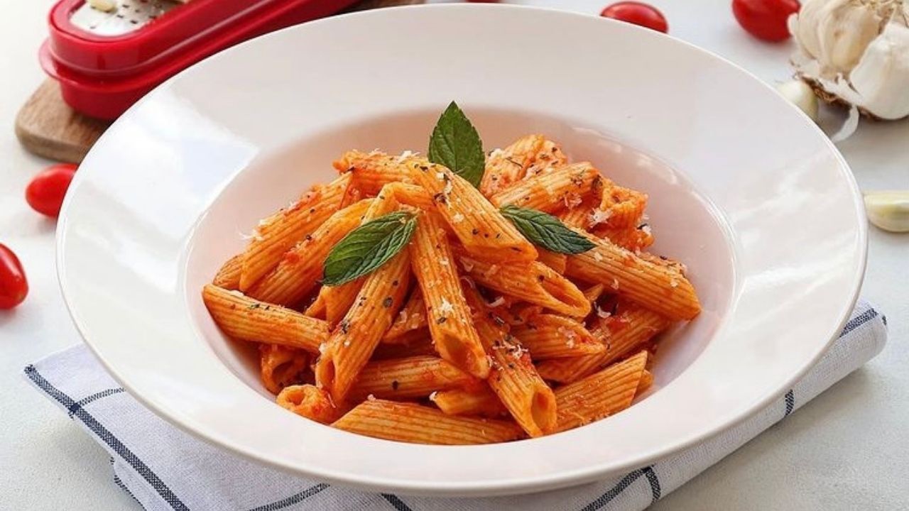 PENNE - Domatesli Acı Soslu
