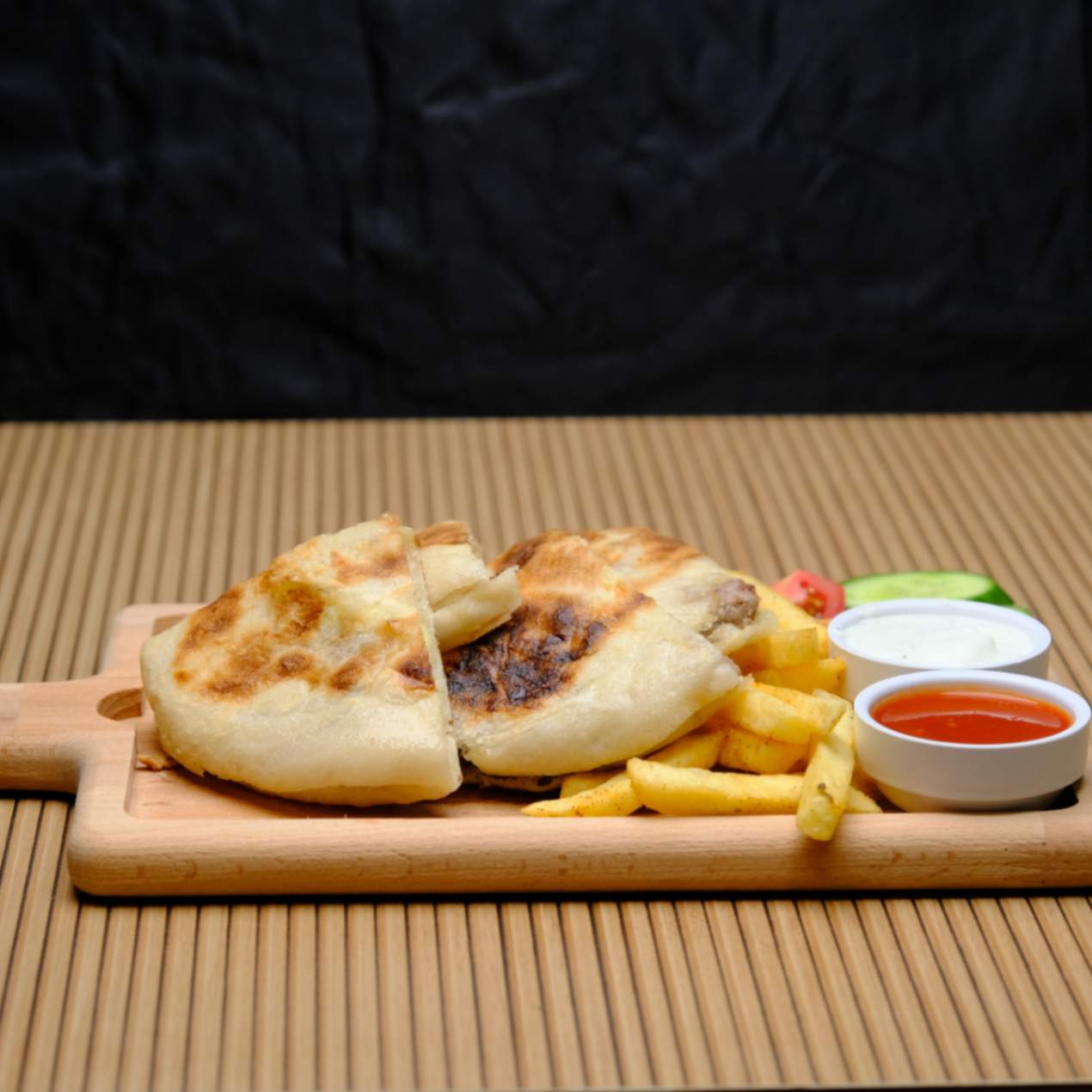 Bazlama Ekmeğinde Karışık Tost